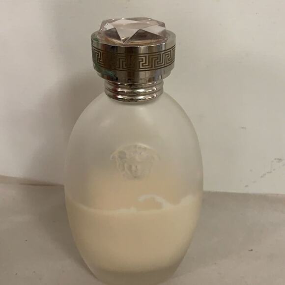 BLONDE‎ BY GIANNI VERSACE’S SCENTED VELVET BODY MILK - Picture 2 of 4